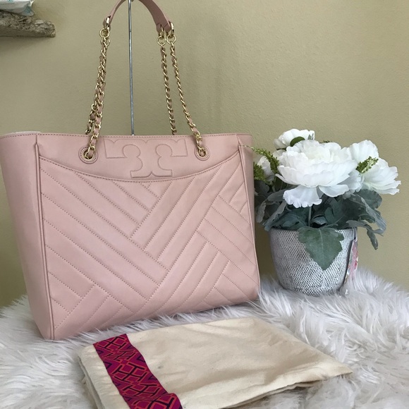 New✨Tory Burch Alexa Quilted shoulder Tote - Picture 3 of 8
